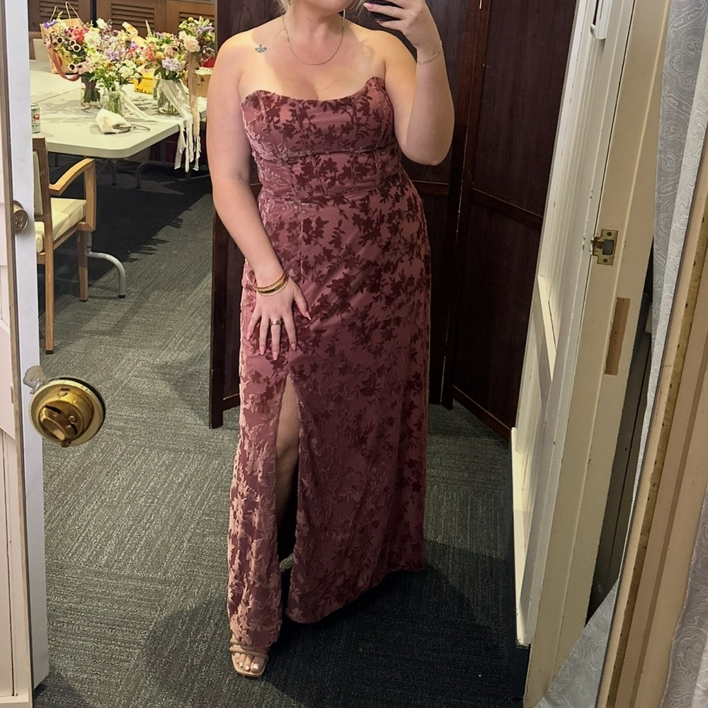 Revelry Bridesmaid Dress Lace-Overlay Evening Dress in Mauve